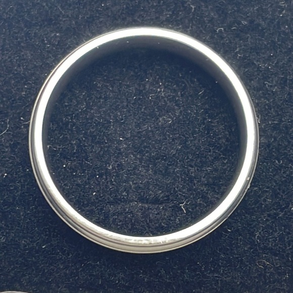 Mens Silver Band Ring - Picture 9 of 9